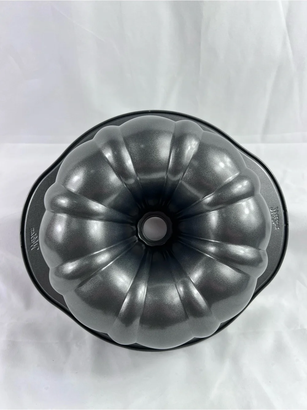 Wilton Gray Nonstick Fluted Bundt Pan - New